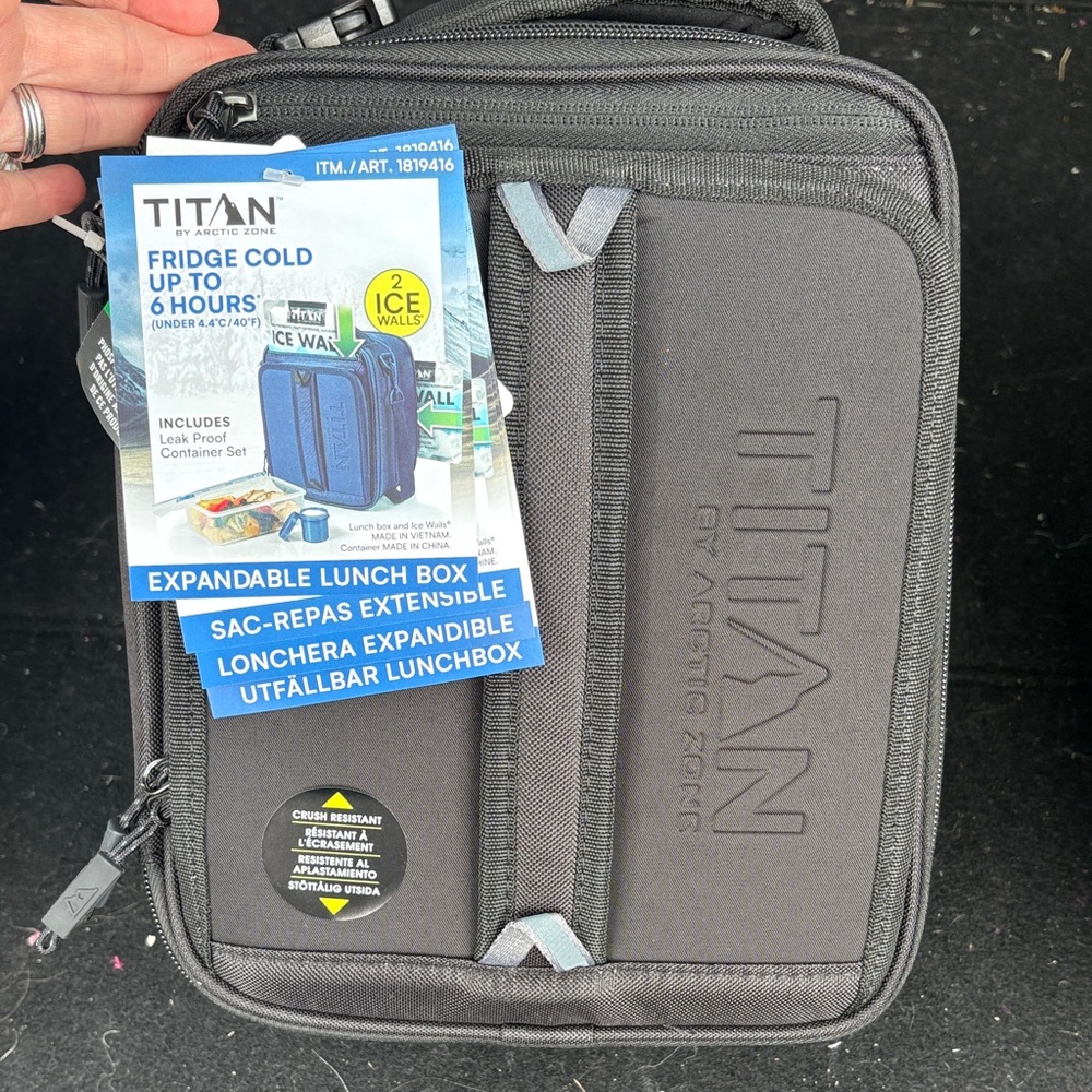 Titan by Artic Zone black Expandable Lunch Box black - Picture 2 of 8